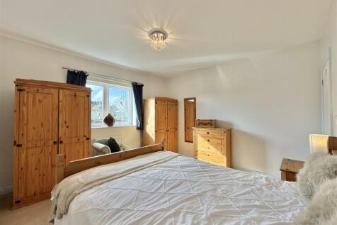 Bedroom_2.jpeg