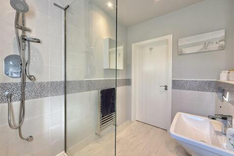 Shower  Room.jpeg