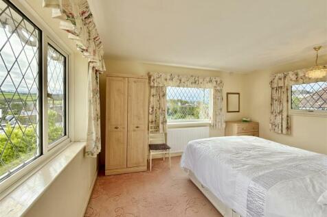 Bedroom 2.JPG