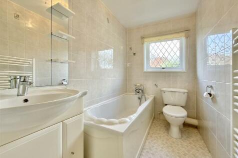 Family Bathroom.JPG