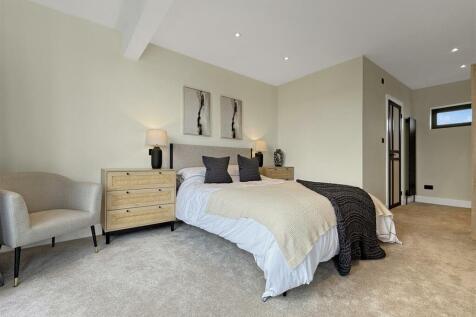 Bedroom 1.JPG
