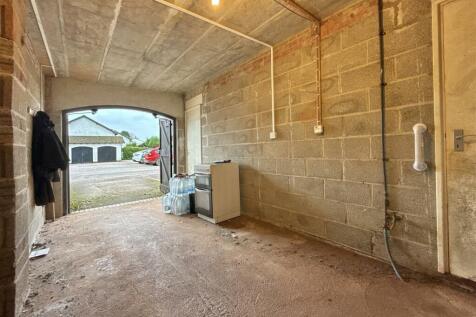Garage Left.jpeg