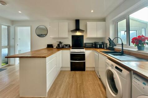 Kitchen Area.JPG
