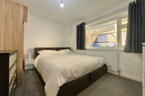 Bed 1.JPG