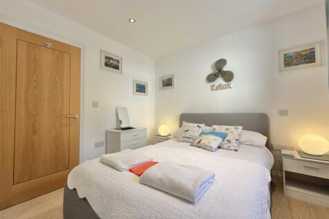 Bedroom_.jpeg