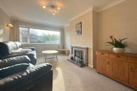 Lounge Towards Rear Garden.JPG