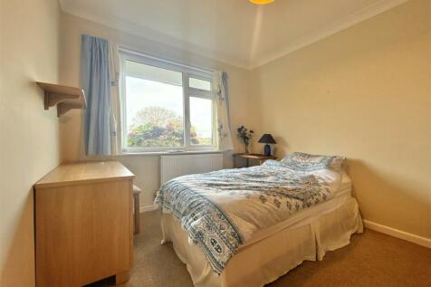 Bedroom 2.JPG
