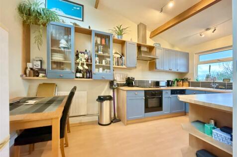 Kitchen Diner.JPG