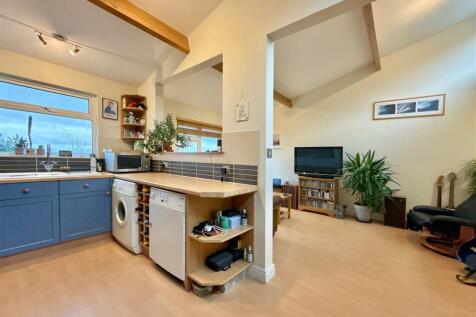 Dining Area Into Living.JPG