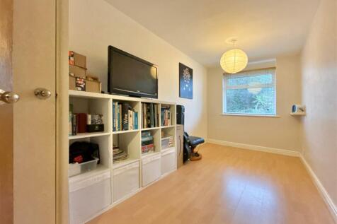 Bedroom 2.JPG