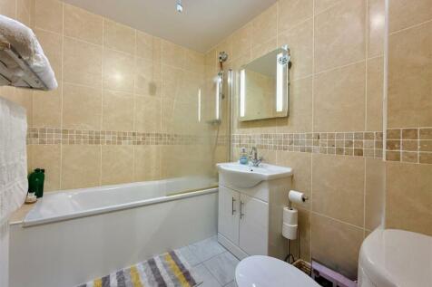 Bathroom.JPG