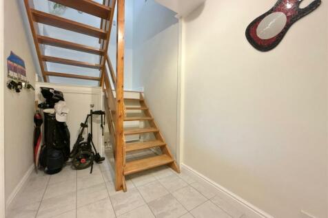 Entrance Hallway.JPG