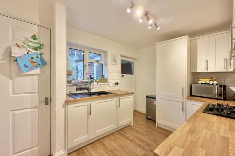 Kitchen.JPG