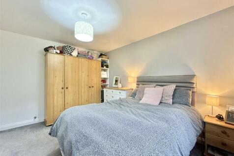 Bedroom_1.JPG