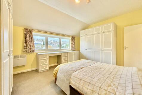 Bedroom 1.JPG