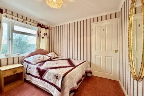 Bedroom 2.JPG