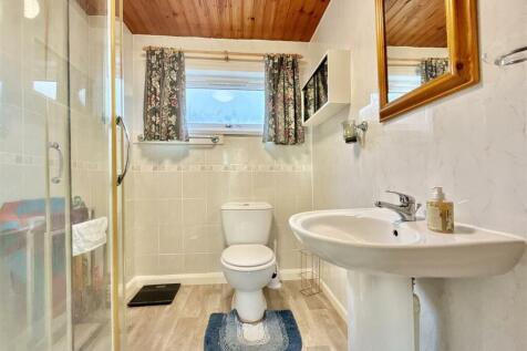 Shower Room.JPG