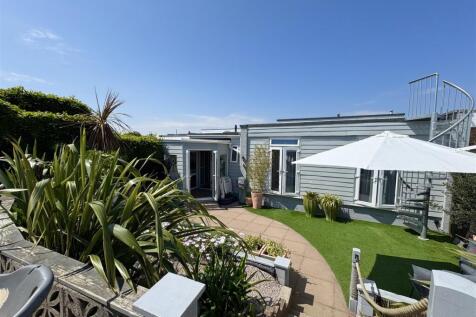 Rear Garden 1.jpeg