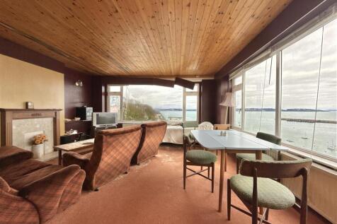 Foretops Lounge.JPG
