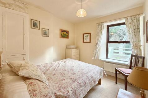 Bedroom 2.JPG