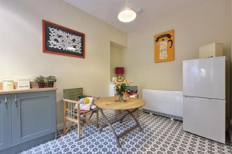 Dining Area.jpg