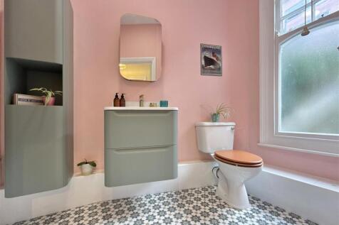 Bathroom.jpg