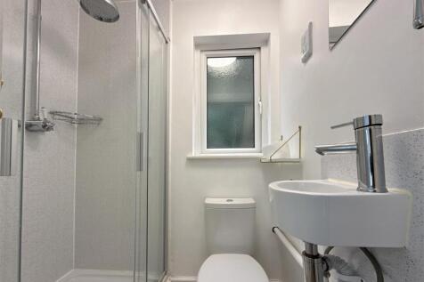 Top Floor Shower Room.JPG