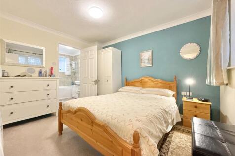 Bedroom &amp; En Suite.JPG