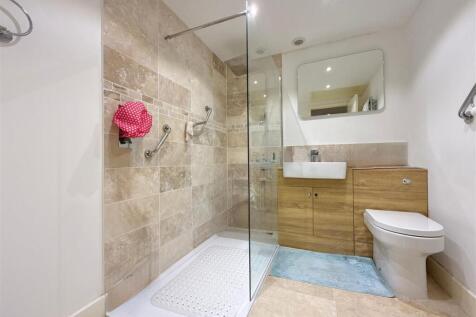 Shower Room.JPG