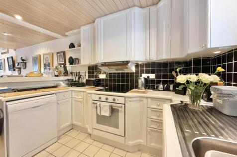Kitchen.JPG