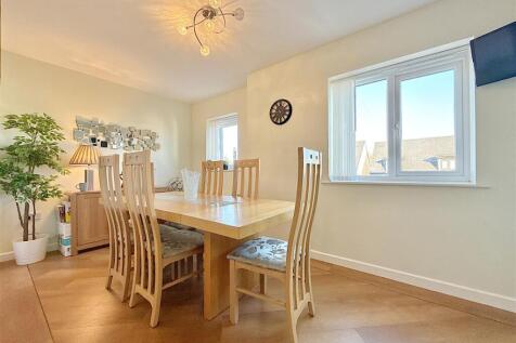 Dining Area.JPG
