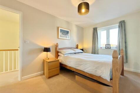 Bedroom 2.JPG