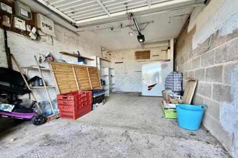 Garage.JPG