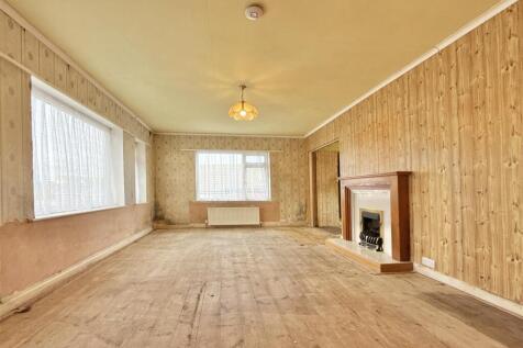 Living Room.jpg