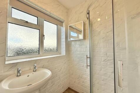 Shower  Room.jpg