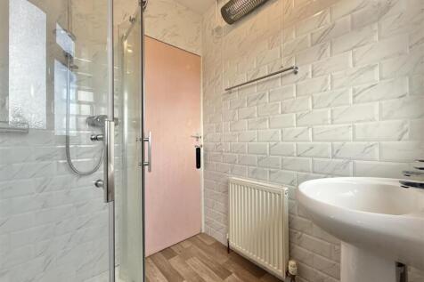 Shower Room.jpg