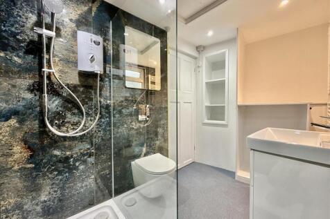 Shower Room.jpeg