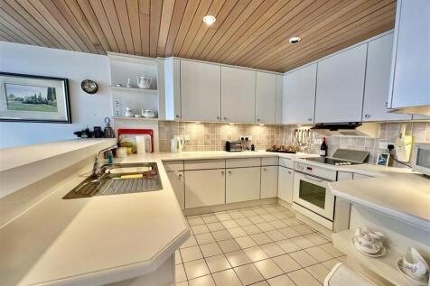 Kitchen.jpg