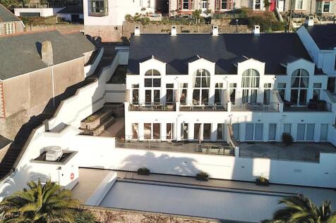 The Apartment &amp; Pool Area.JPG