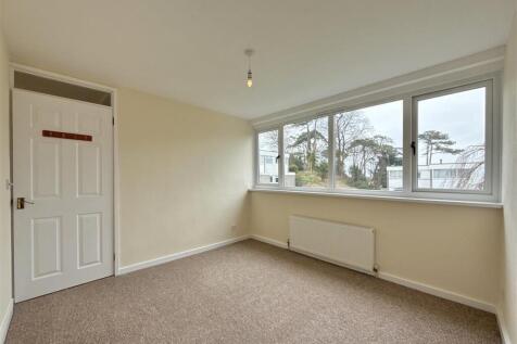 Bedroom  2.jpg