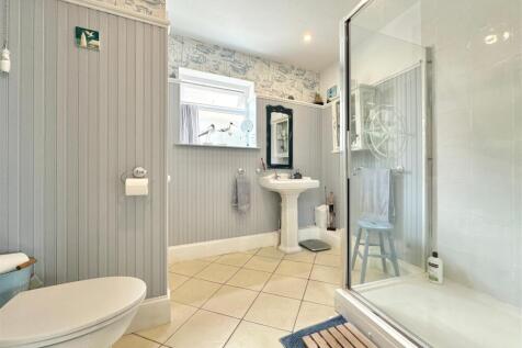 Shower Room.JPG