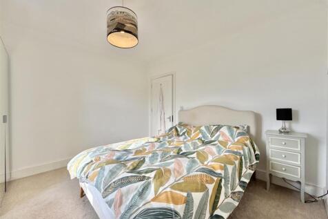 Bedroom 4.jpg
