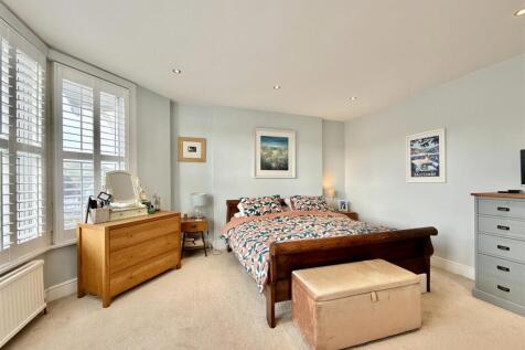 Bedroom  1.jpg