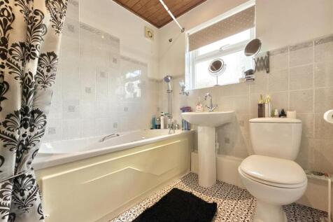 Family Bathroom.jpg