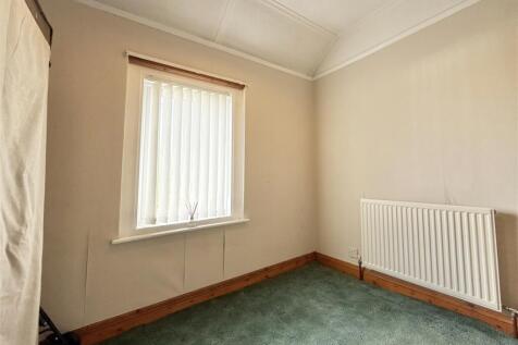 Bedroom 4.jpg