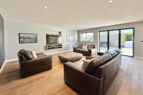 Living Room.jpeg