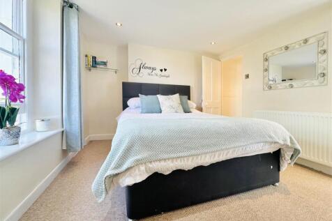 Bedroom 1.JPG