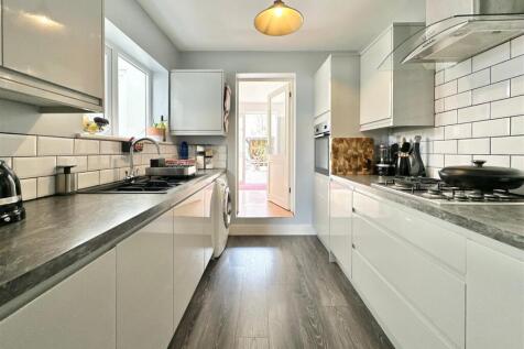 Kitchen.JPG