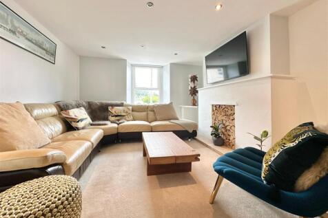 Lounge Area.JPG