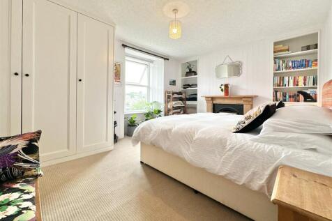 Bedroom 2.JPG